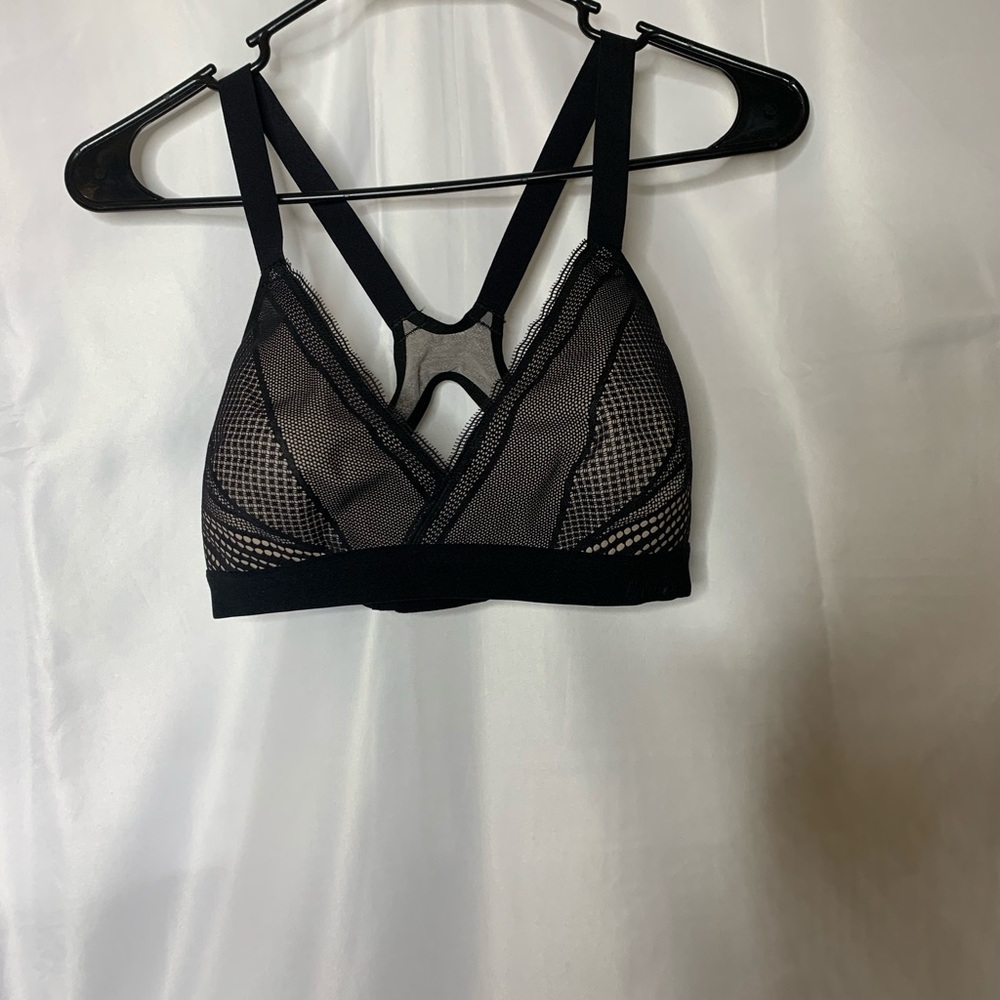 Lululemon Awake to Lace size 34C Black NWOT